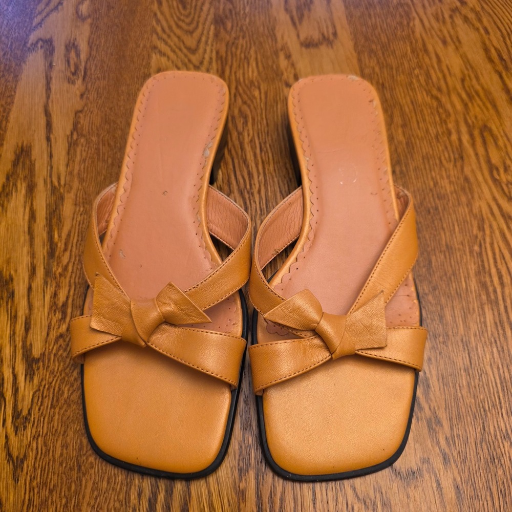 Michelle D Womens‎ Coral Bronze Square Toe Bow Slip On Mules Sandals Flats 5.5 - Picture 3 of 9